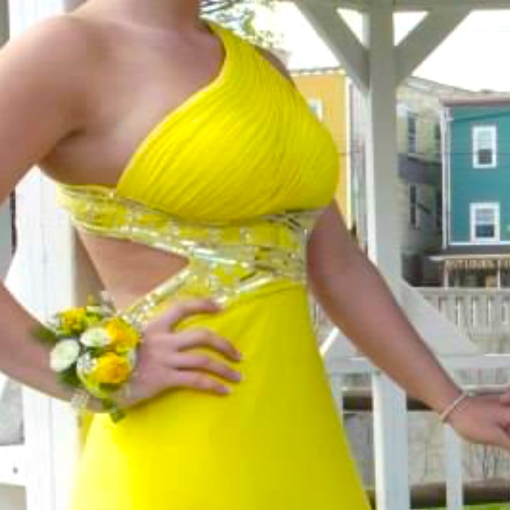Yellow prom/pageant dress
